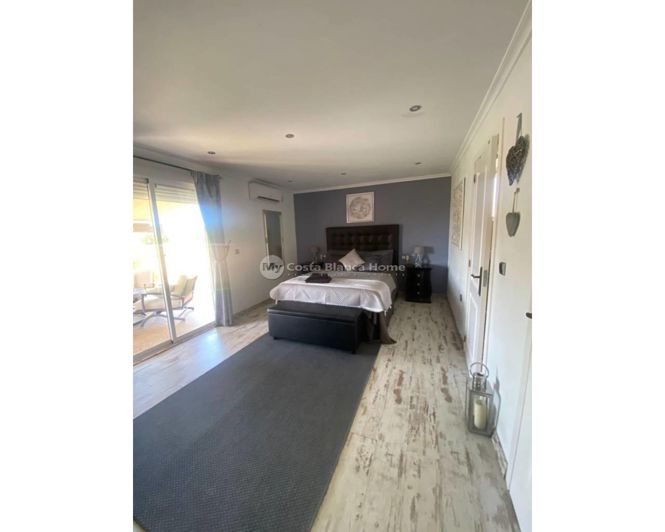 Image No.8-5 Bed Country House for sale