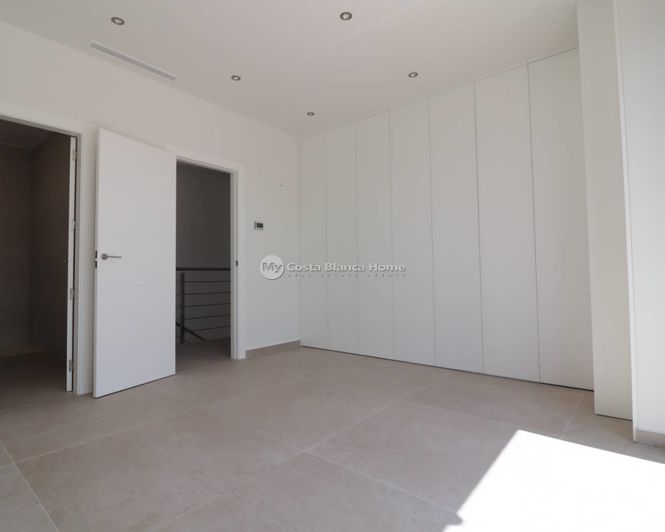 Image No.24-3 Bed Villa for sale