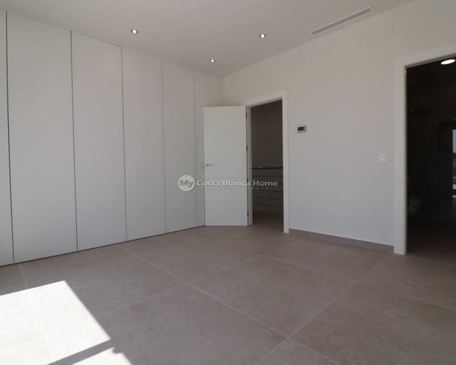 Image No.27-3 Bed Villa for sale