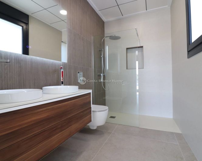 Image No.28-3 Bed Villa for sale