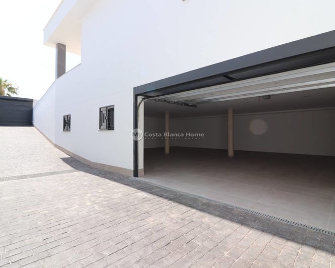 Image No.29-3 Bed Villa for sale