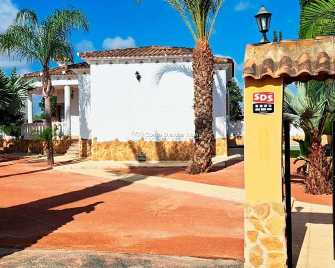 Image No.13-3 Bed Country House for sale