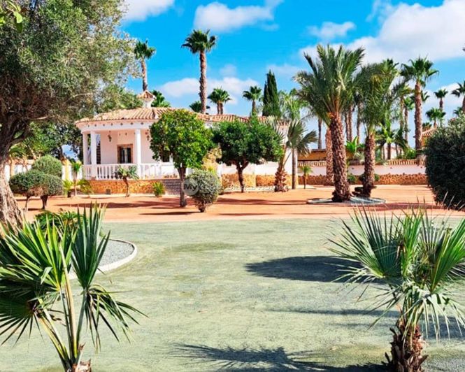 Image No.17-3 Bed Country House for sale