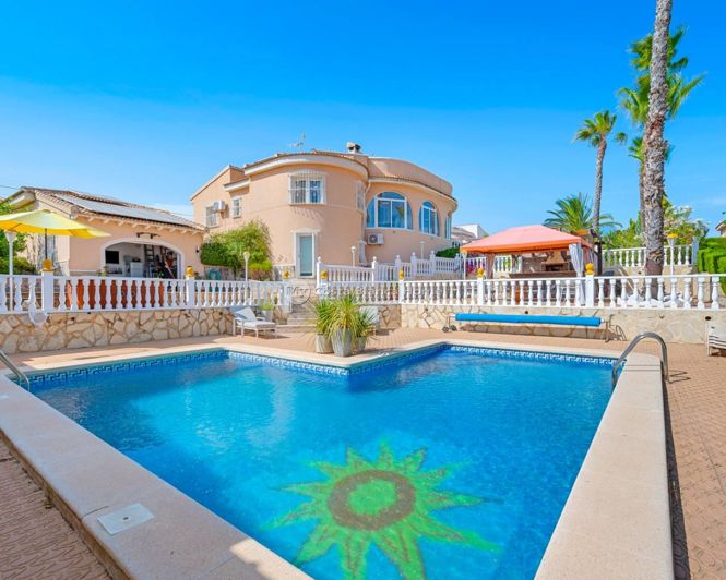 Image No.1-5 Bed Villa for sale