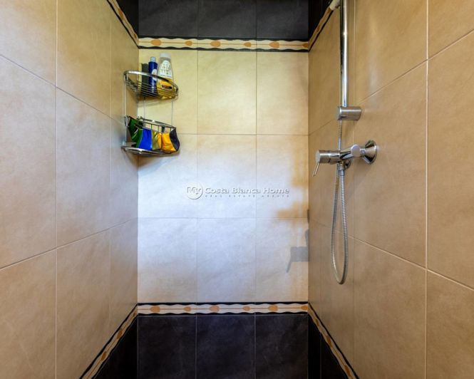 Image No.49-5 Bed Villa for sale