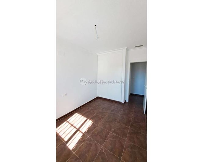 Image No.11-3 Bed Country House for sale