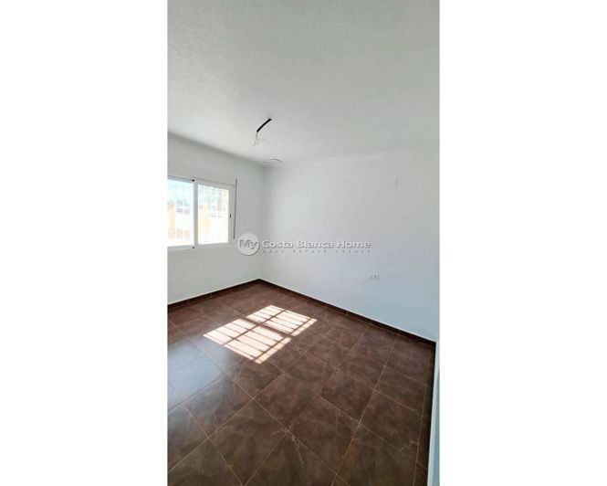 Image No.8-3 Bed Country House for sale