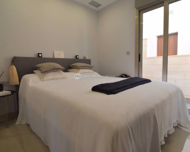 Image No.10-3 Bed Villa for sale