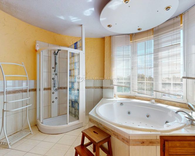 Image No.22-5 Bed Villa for sale