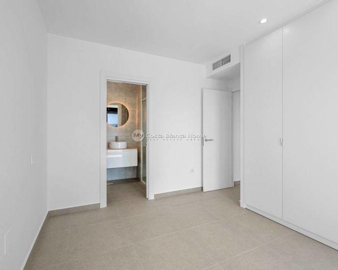 Image No.8-2 Bed Apartment for sale