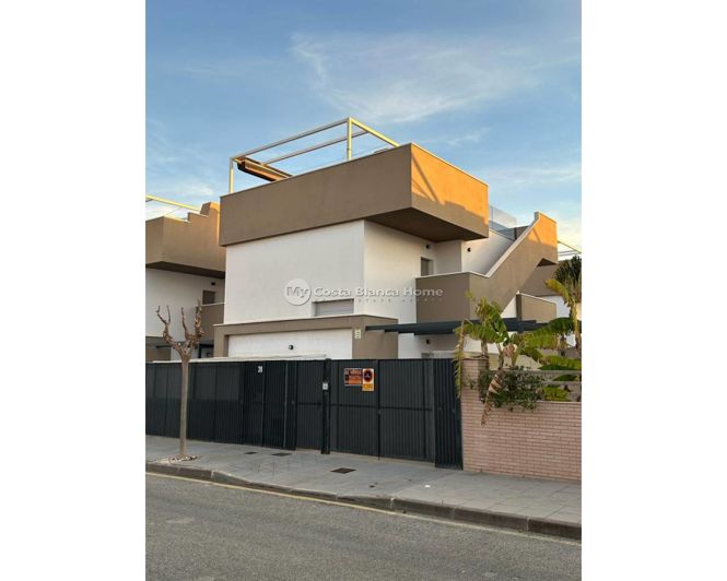 Image No.1-3 Bed Villa for sale