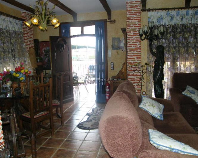 Image No.11-5 Bed Townhouse for sale