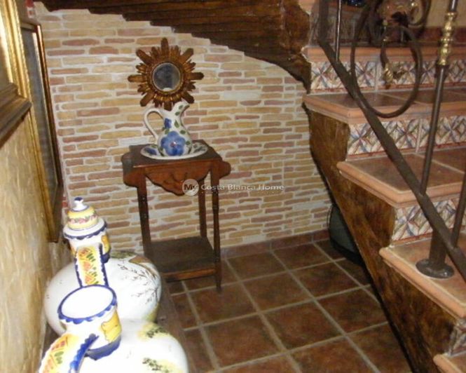 Image No.23-5 Bed Townhouse for sale