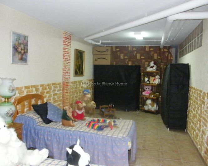 Image No.24-5 Bed Townhouse for sale