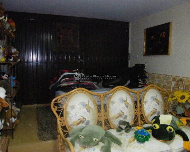 Image No.25-5 Bed Townhouse for sale