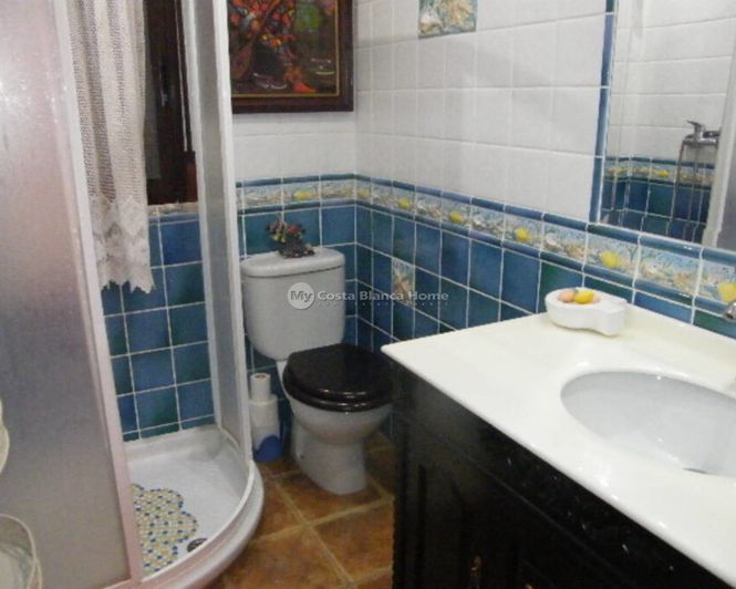 Image No.32-5 Bed Townhouse for sale