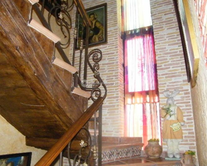 Image No.4-5 Bed Townhouse for sale