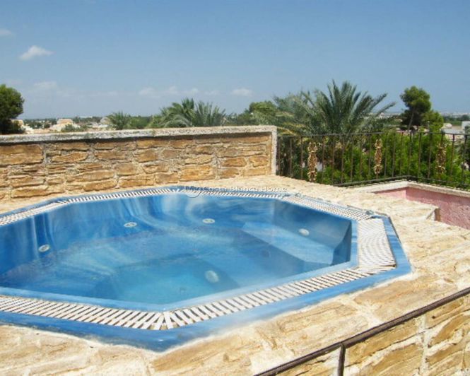 Image No.45-5 Bed Townhouse for sale