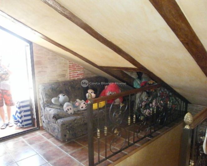 Image No.50-5 Bed Townhouse for sale