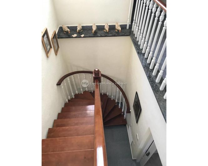 Image No.12-7 Bed Villa for sale