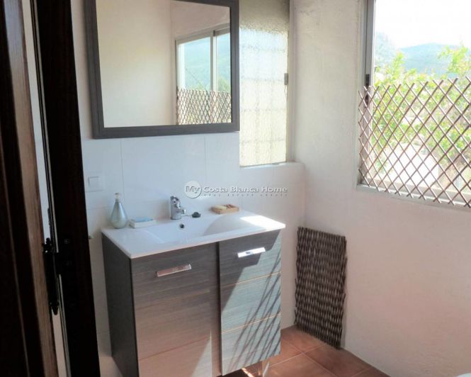 Image No.11-4 Bed Semi-Detached for sale