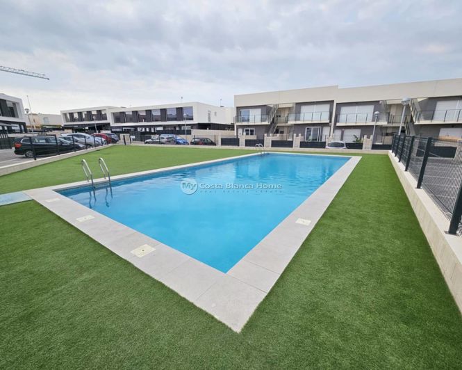 Image No.2-2 Bed Townhouse for sale