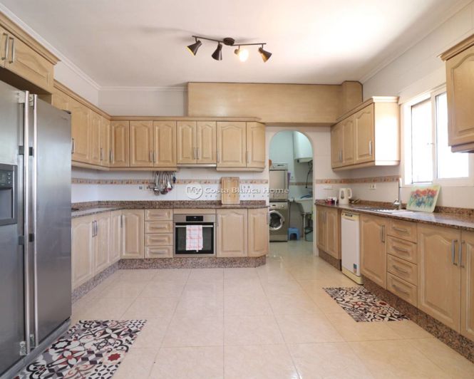 Image No.12-3 Bed Country House for sale