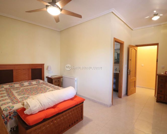 Image No.16-3 Bed Country House for sale