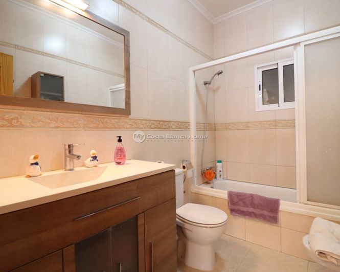 Image No.20-3 Bed Country House for sale