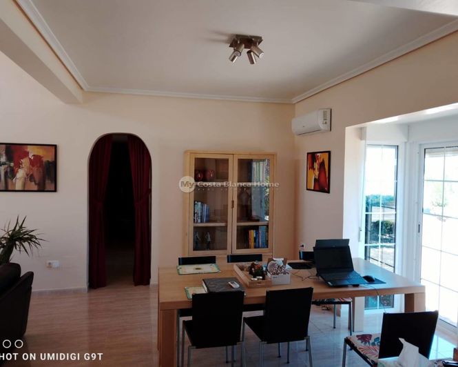 Image No.25-4 Bed Country House for sale