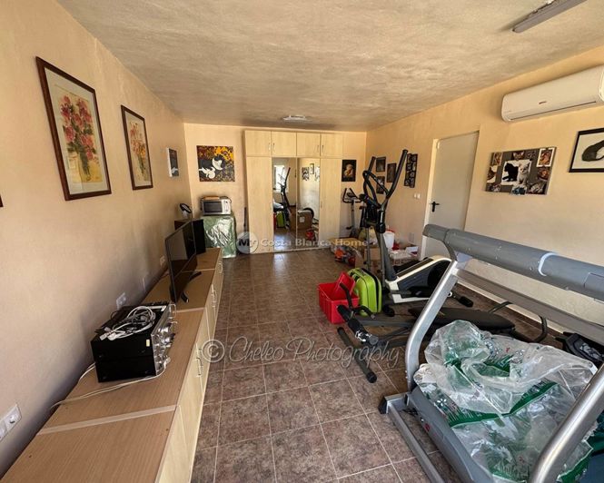 Image No.34-4 Bed Country House for sale