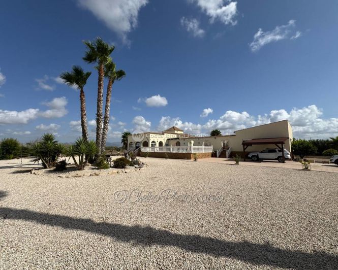 Image No.2-5 Bed Country House for sale