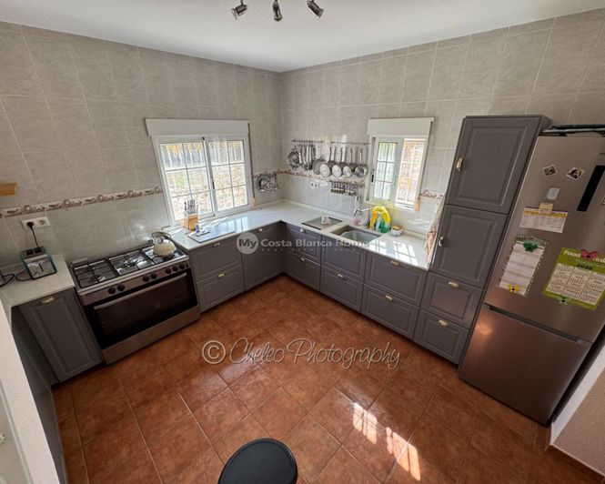 Image No.6-5 Bed Country House for sale