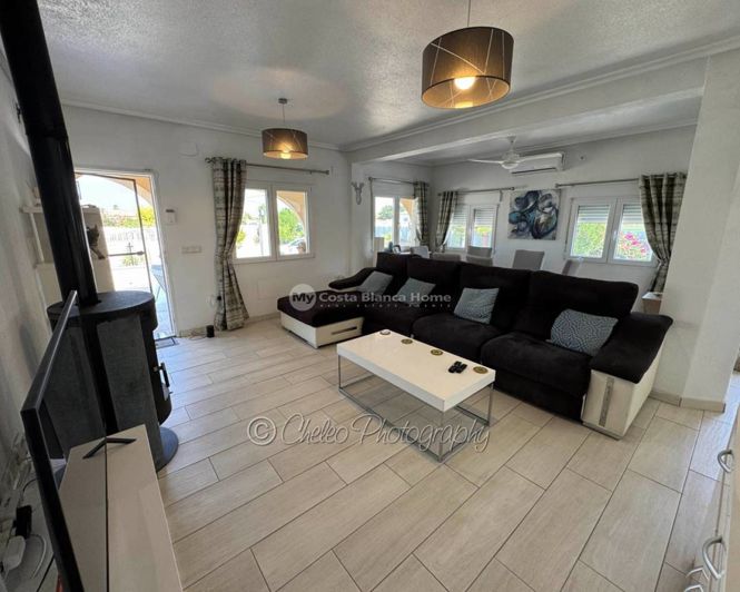 Image No.3-4 Bed Villa for sale