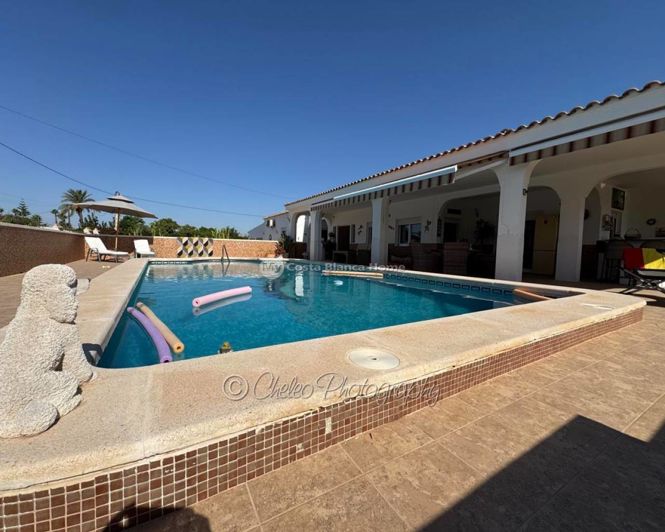 Image No.2-4 Bed Villa for sale