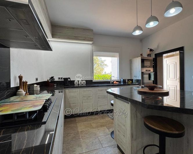 Image No.20-4 Bed Villa for sale