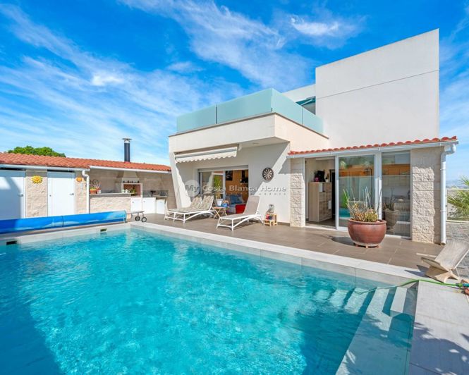 Image No.1-2 Bed Villa for sale