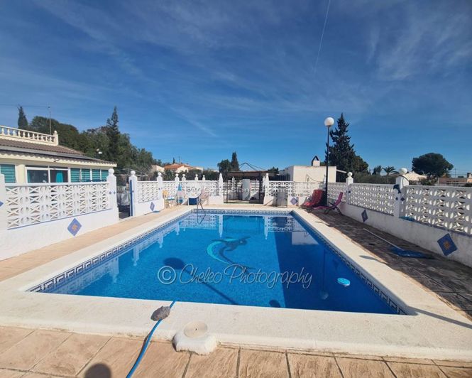 Image No.28-3 Bed Country House for sale