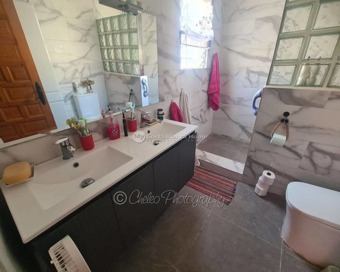 Image No.8-3 Bed Country House for sale