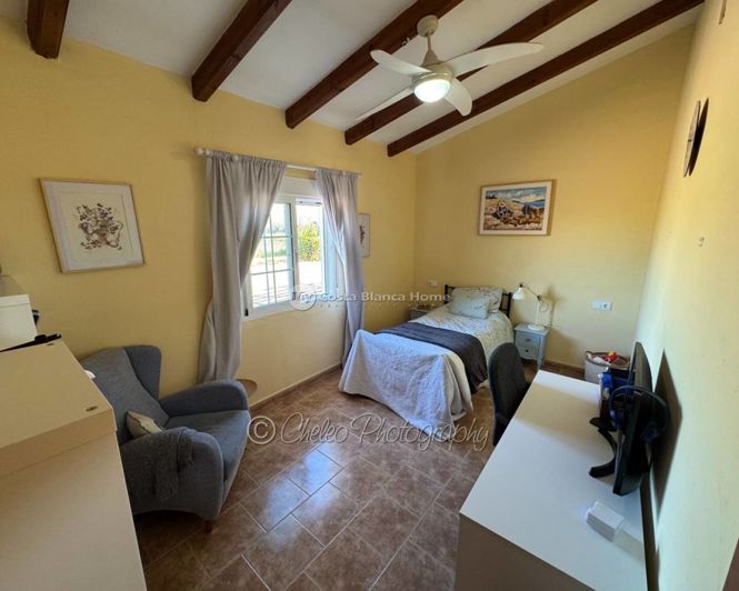 Image No.16-3 Bed Country House for sale