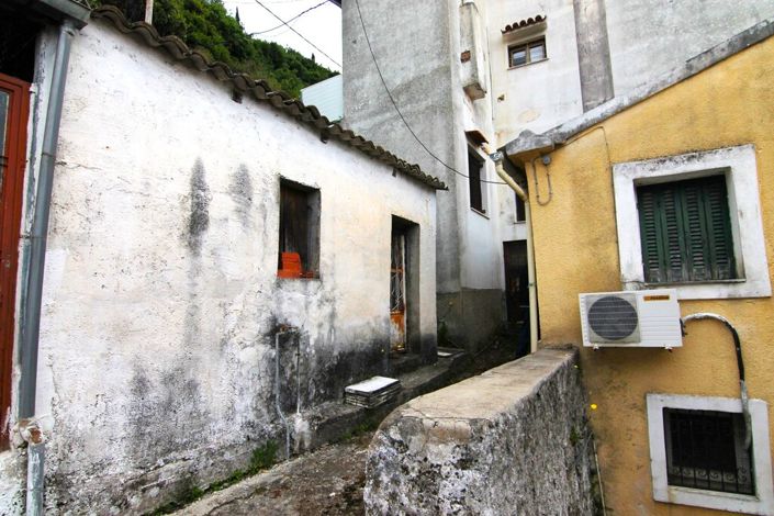 Image No.6-2 Bed Maisonette for sale