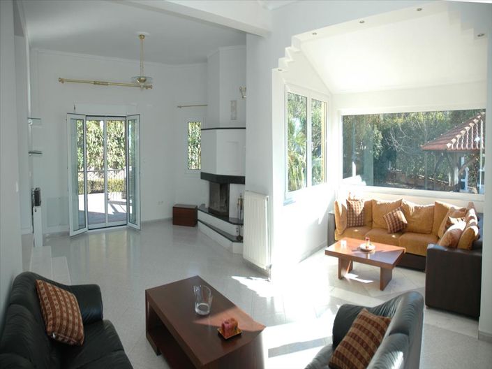 Image No.10-5 Bed Property for sale