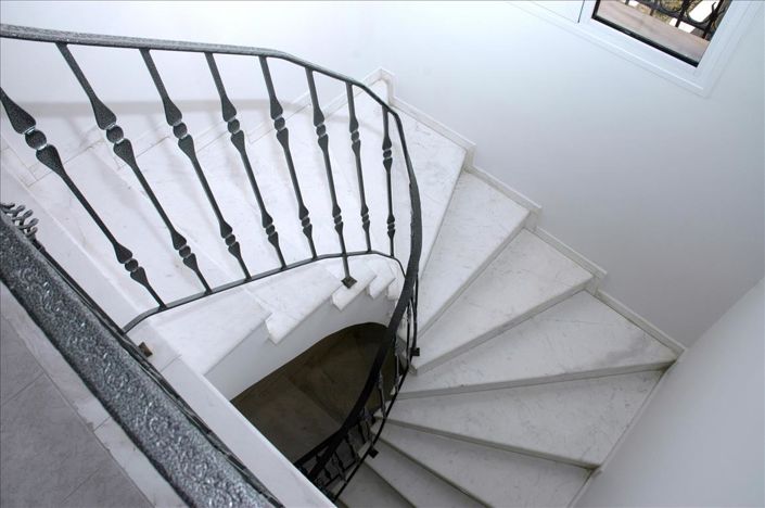 Image No.17-5 Bed Property for sale