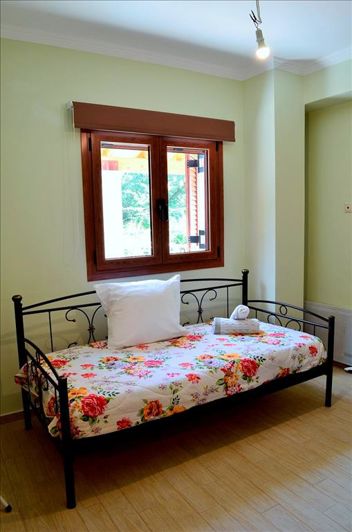 Image No.20-4 Bed Property for sale