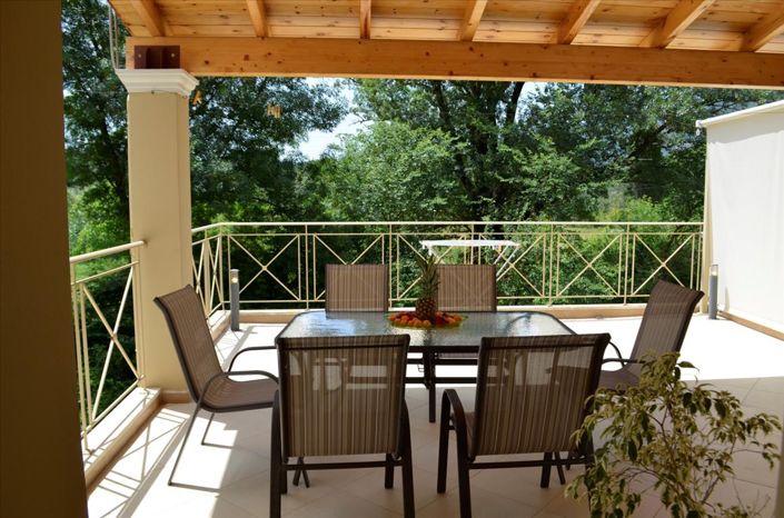 Image No.22-4 Bed Property for sale