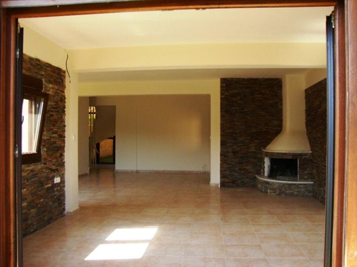 Image No.10-3 Bed Maisonette for sale