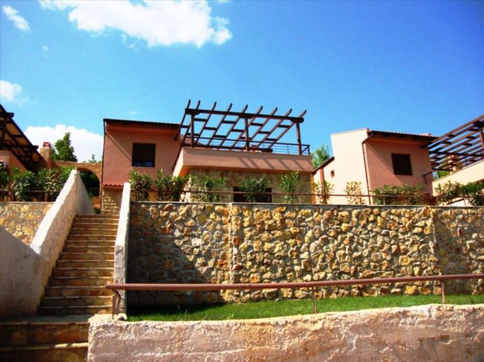 Image No.4-3 Bed Maisonette for sale