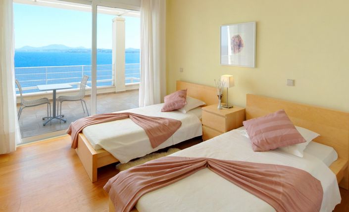 Image No.16-Villa for sale