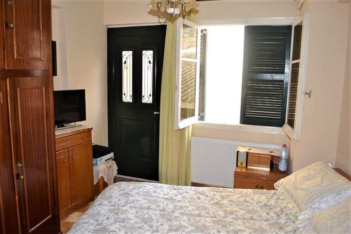 Image No.10-2 Bed Maisonette for sale