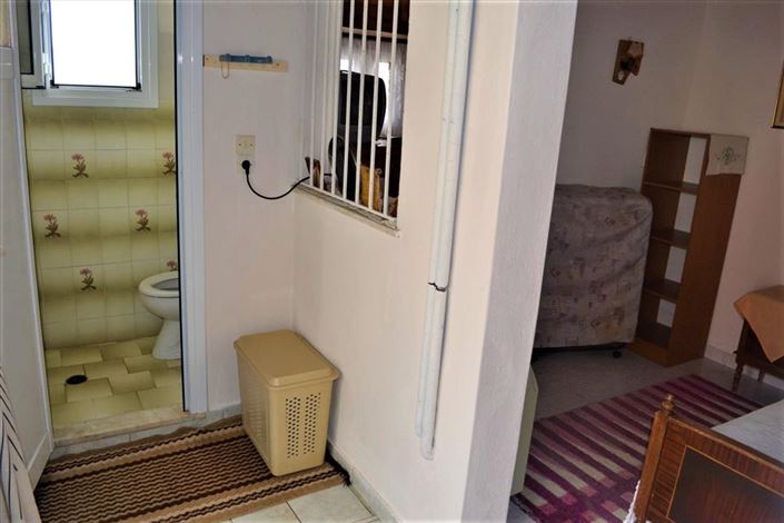 Image No.22-2 Bed Maisonette for sale